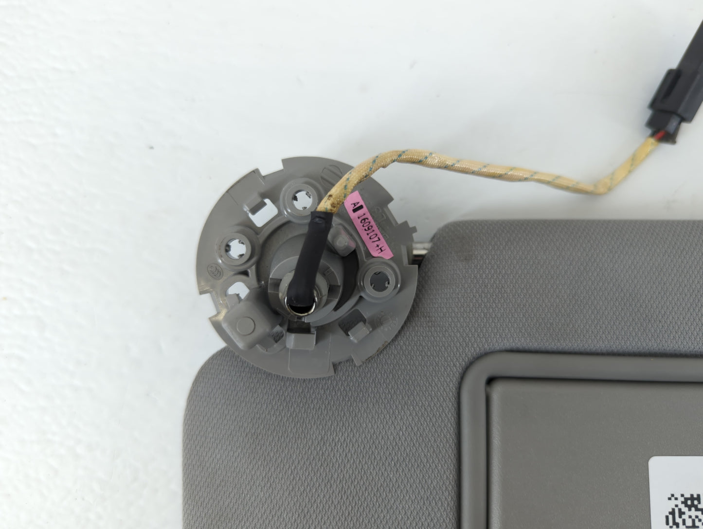 2016-2021 Chevrolet Malibu Sun Visor Shade Replacement Driver Left Mirror Fits Fits 2016 2017 2018 2019 2020 2021 OEM Used A