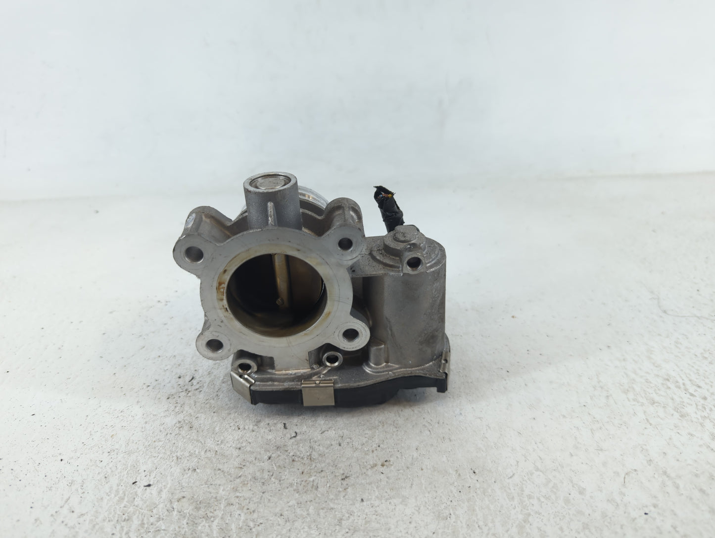 2016-2021 Chevrolet Malibu Throttle Body P/N:12671379AA Fits Fits 2016 2017 2018 2019 2020 2021 2022 OEM Used Auto Parts - O