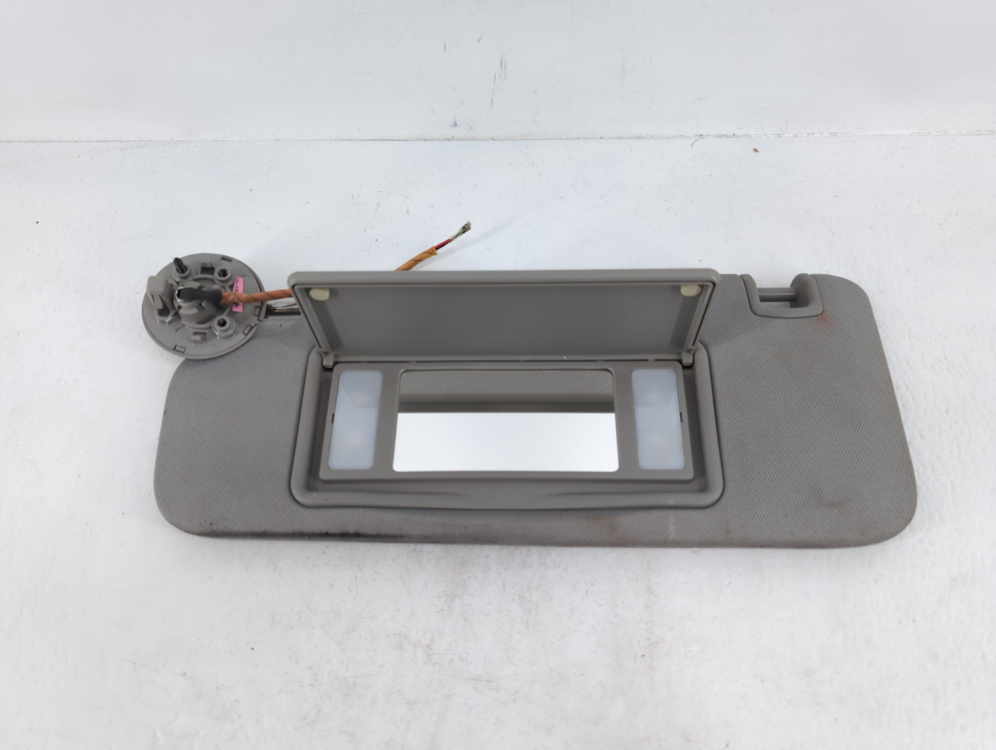 2016-2021 Chevrolet Malibu Sun Visor Shade Replacement Driver Left Mirror Fits Fits 2016 2017 2018 2019 2020 2021 OEM Used A