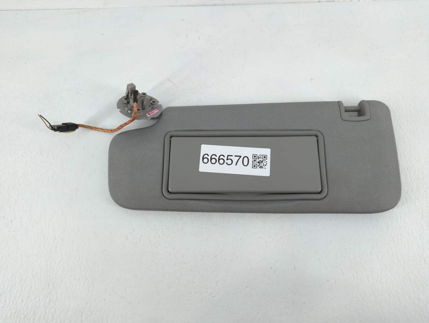 2016-2021 Chevrolet Malibu Sun Visor Shade Replacement Driver Left Mirror Fits Fits 2016 2017 2018 2019 2020 2021 OEM Used A