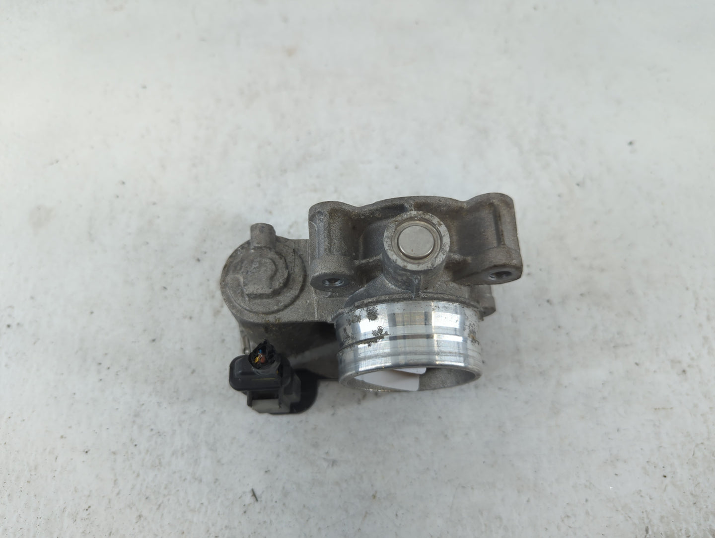2016-2021 Chevrolet Malibu Throttle Body P/N:12671379AA Fits Fits 2016 2017 2018 2019 2020 2021 2022 OEM Used Auto Parts - O