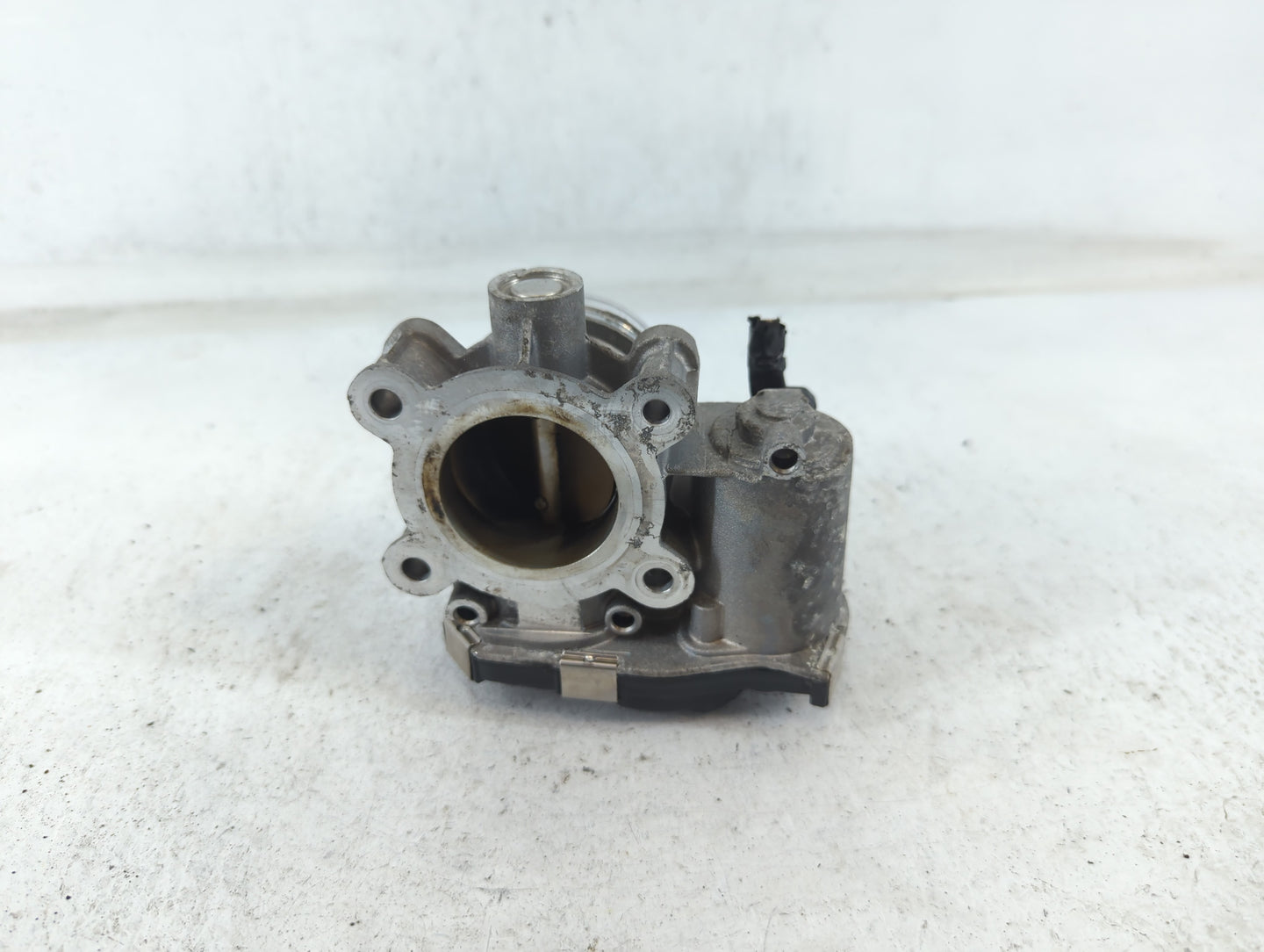 2016-2021 Chevrolet Malibu Throttle Body P/N:12671379AA Fits Fits 2016 2017 2018 2019 2020 2021 2022 OEM Used Auto Parts - O