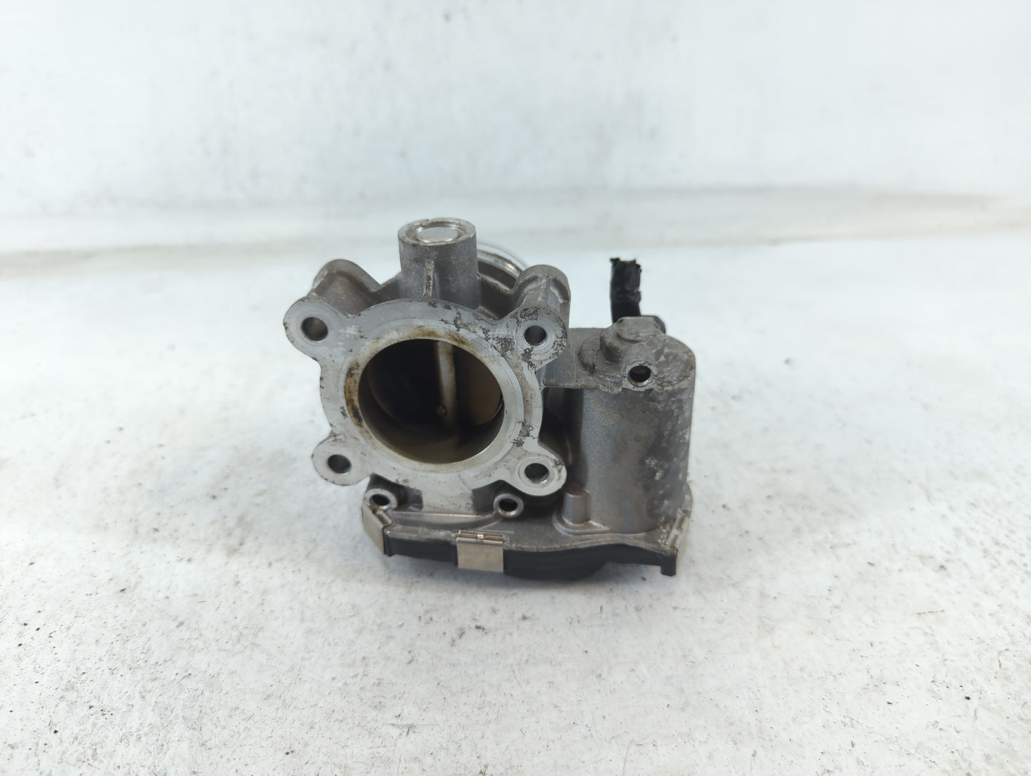 2016-2021 Chevrolet Malibu Throttle Body P/N:12671379AA Fits Fits 2016 2017 2018 2019 2020 2021 2022 OEM Used Auto Parts - O