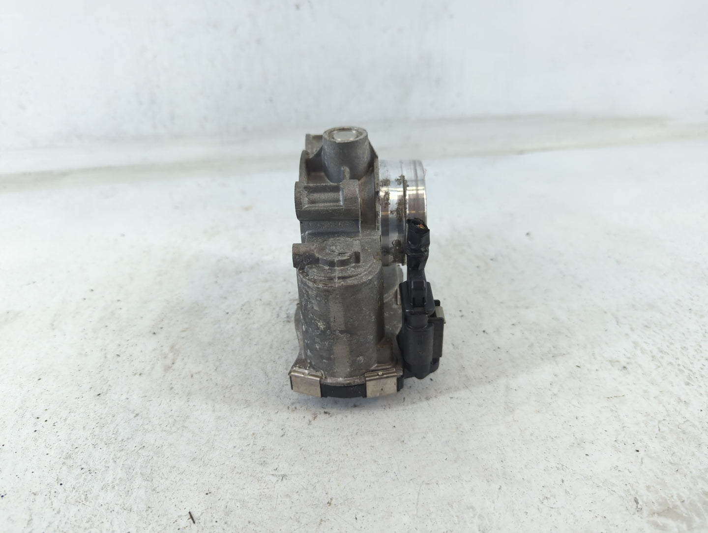 2016-2021 Chevrolet Malibu Throttle Body P/N:12671379AA Fits Fits 2016 2017 2018 2019 2020 2021 2022 OEM Used Auto Parts - O
