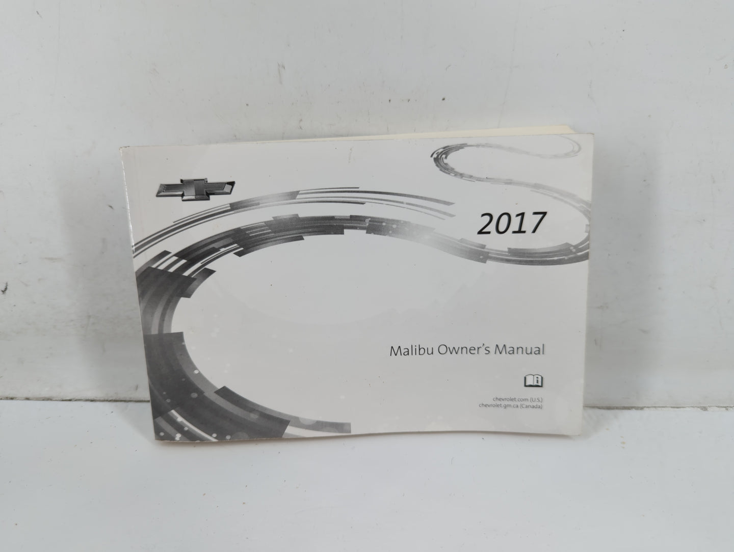 2017 Chevrolet Malibu Owners Manual Book Guide P/N:23461930 B OEM Used Auto Parts - Oemusedautoparts1.com