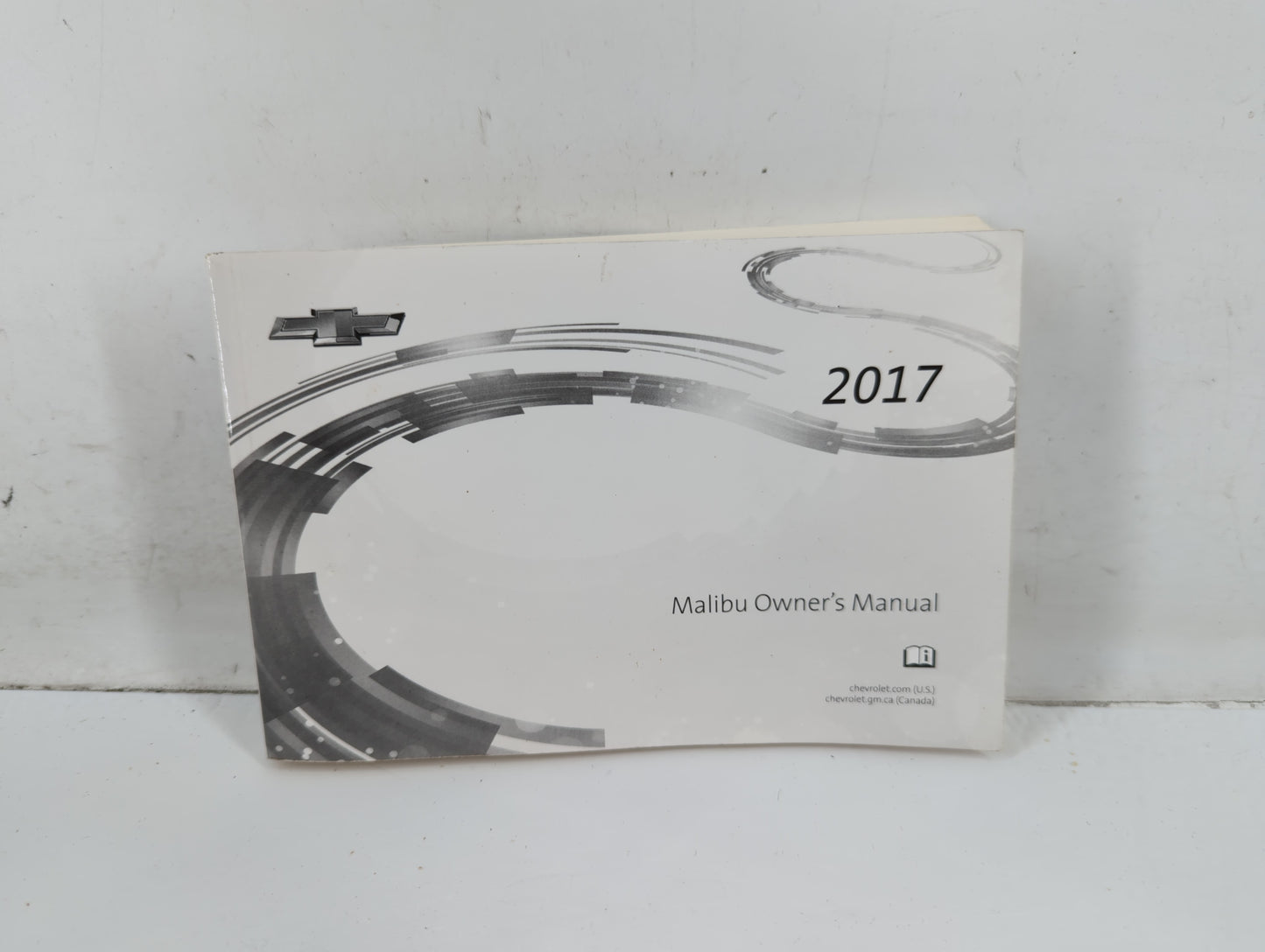 2017 Chevrolet Malibu Owners Manual Book Guide P/N:23461930 B OEM Used Auto Parts - Oemusedautoparts1.com