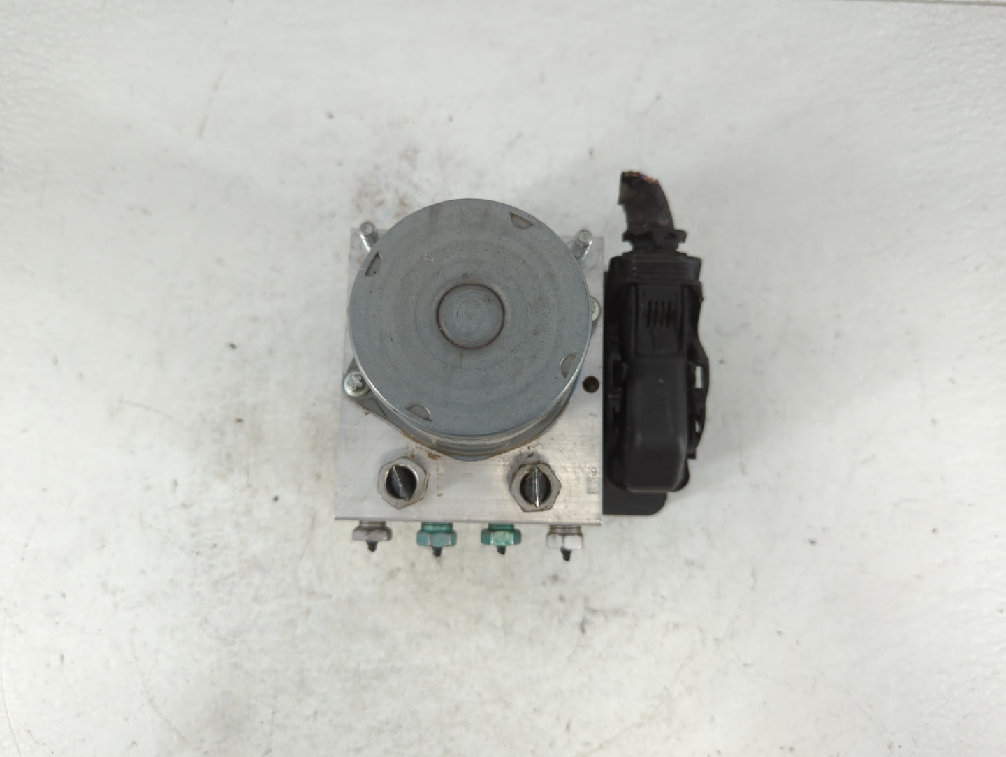 2017 Chevrolet Malibu ABS Pump Control Module Replacement P/N:065055766 8413 9399 Fits OEM Used Auto Parts - Oemusedautopart