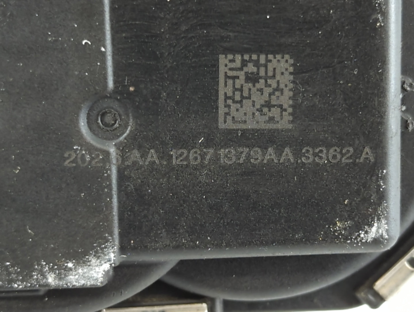2013-2021 Chevrolet Malibu Throttle Body P/N:12671379AA Fits Fits 2013 2014 2015 2016 2017 2018 2019 2020 2021 OEM Used Auto