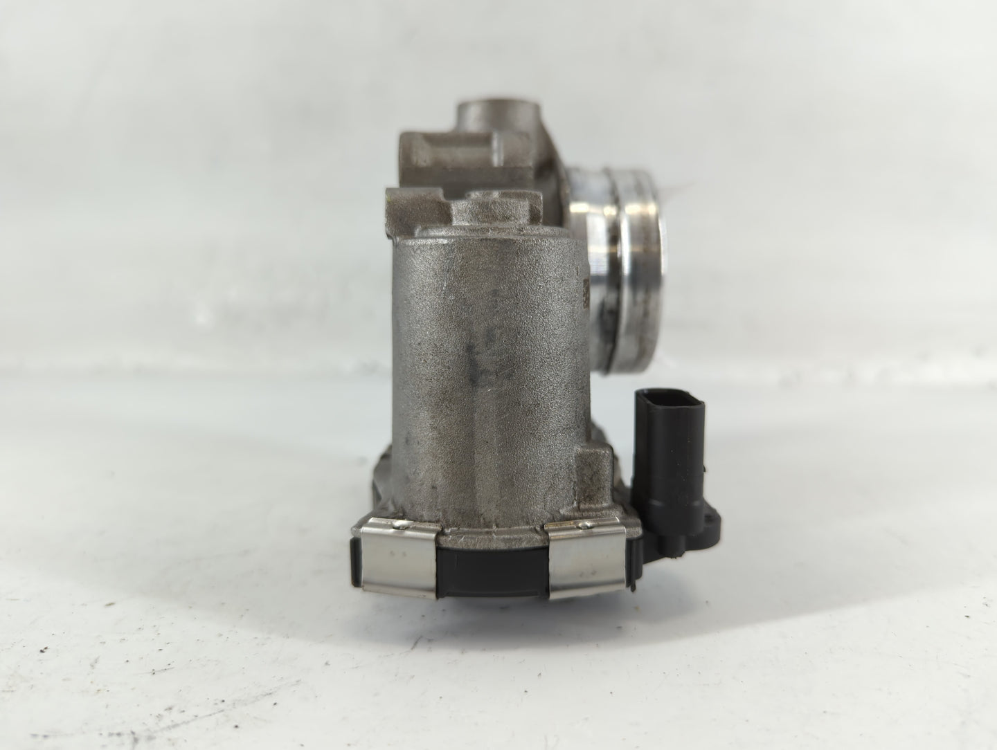 2013-2021 Chevrolet Malibu Throttle Body P/N:12671379AA Fits Fits 2013 2014 2015 2016 2017 2018 2019 2020 2021 OEM Used Auto