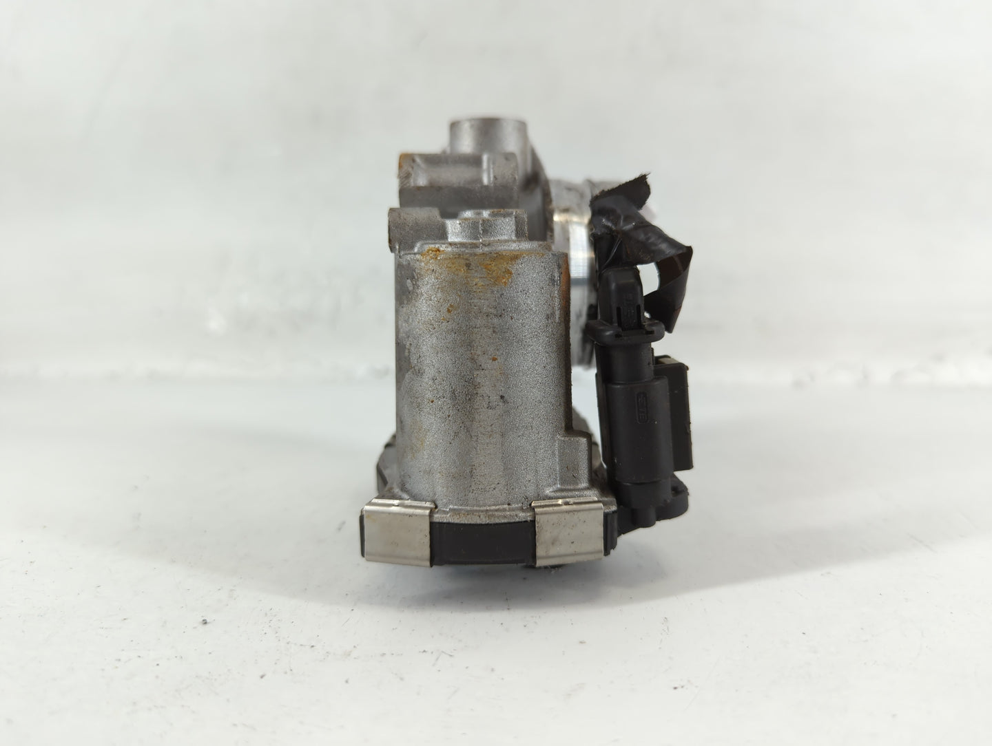 2013-2021 Chevrolet Malibu Throttle Body P/N:12671379AA Fits Fits 2013 2014 2015 2016 2017 2018 2019 2020 2021 OEM Used Auto