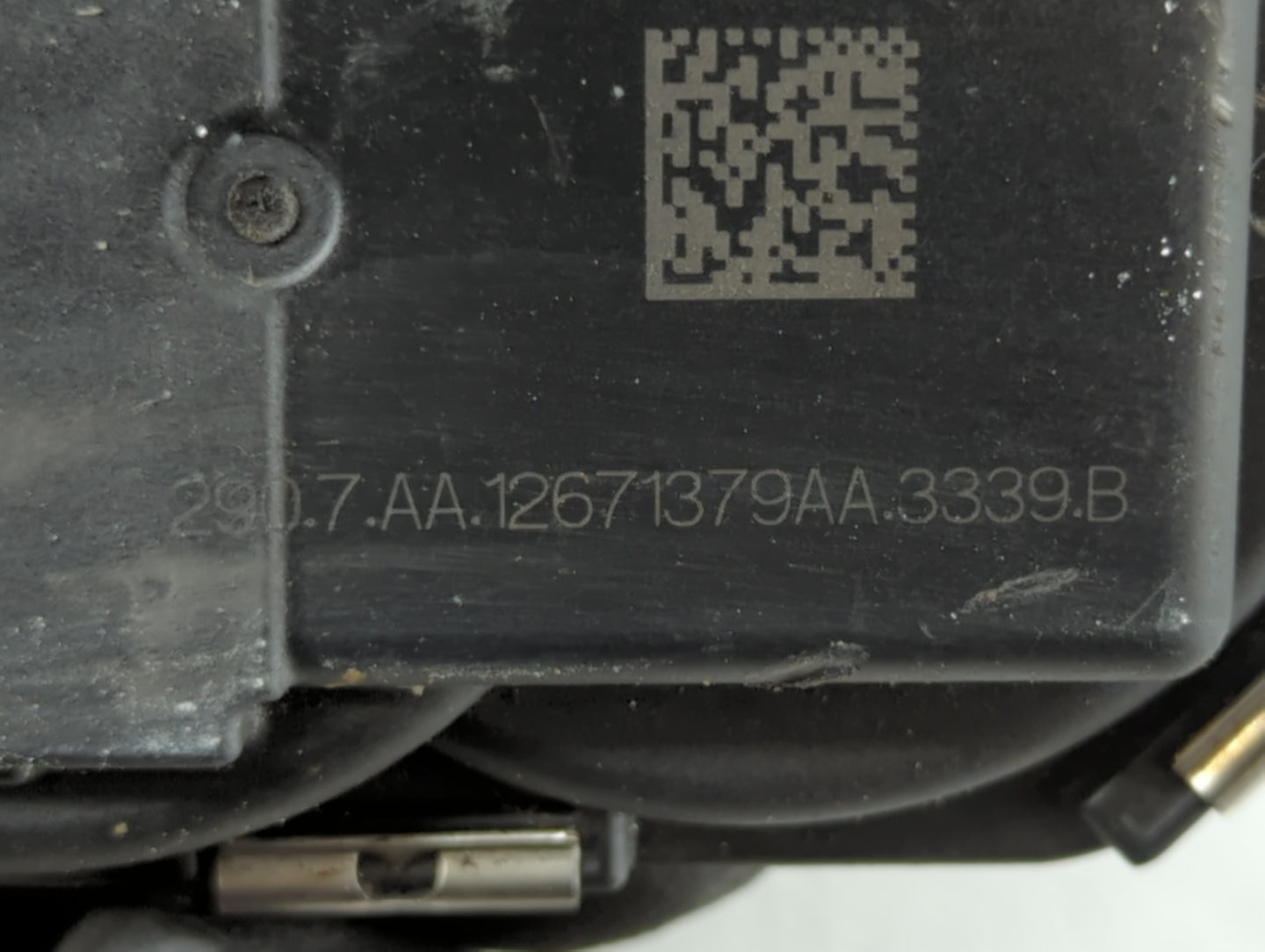 2013-2021 Chevrolet Malibu Throttle Body P/N:12671379AA Fits Fits 2013 2014 2015 2016 2017 2018 2019 2020 2021 OEM Used Auto