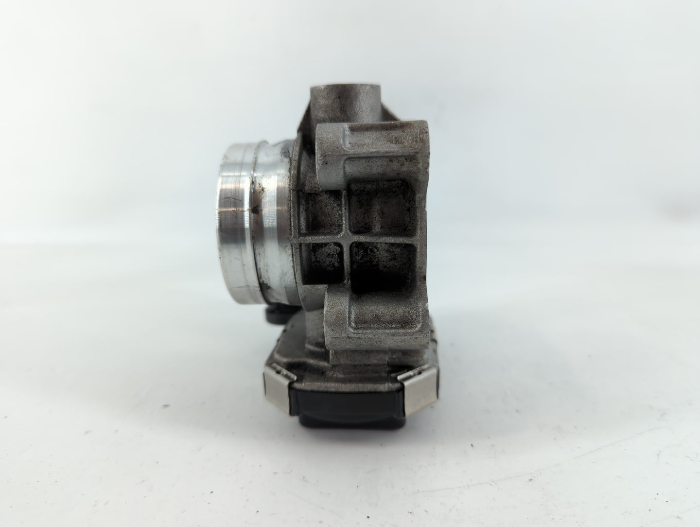 2013-2021 Chevrolet Malibu Throttle Body P/N:12671379AA Fits Fits 2013 2014 2015 2016 2017 2018 2019 2020 2021 OEM Used Auto