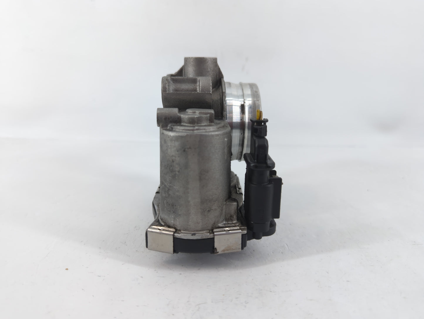 2016-2021 Chevrolet Malibu Throttle Body P/N:12671379AA Fits Fits 2016 2017 2018 2019 2020 2021 2022 OEM Used Auto Parts - O