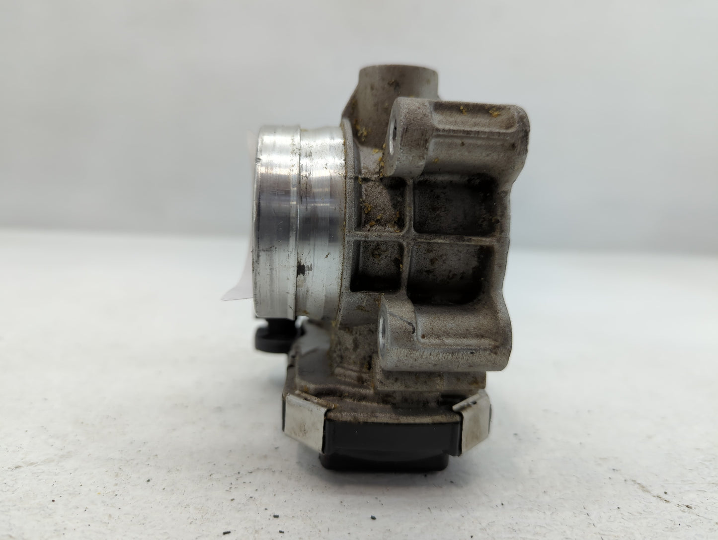 2016-2021 Chevrolet Malibu Throttle Body P/N:12671379AA Fits Fits 2016 2017 2018 2019 2020 2021 2022 OEM Used Auto Parts - O