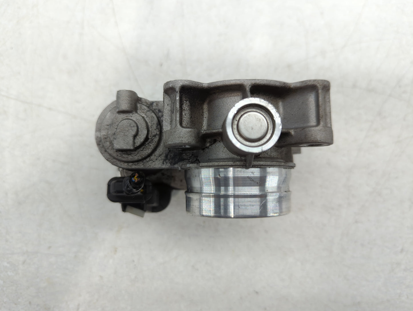 2013-2021 Chevrolet Malibu Throttle Body P/N:12671379AA Fits Fits 2013 2014 2015 2016 2017 2018 2019 2020 2021 OEM Used Auto