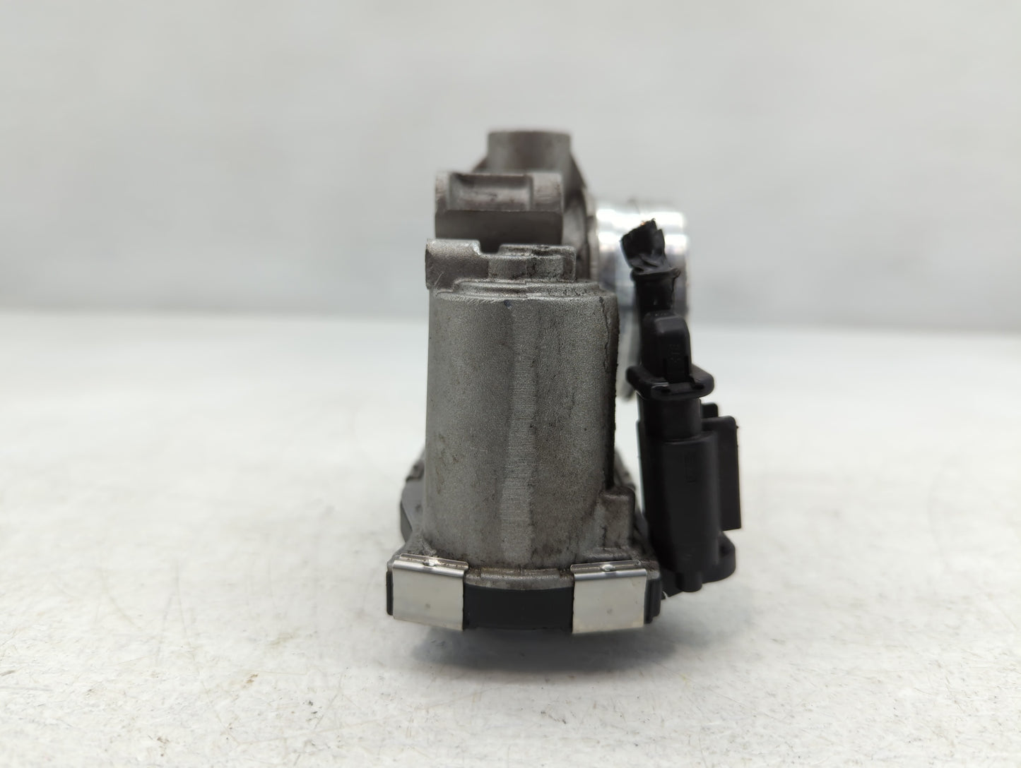 2013-2021 Chevrolet Malibu Throttle Body P/N:12671379AA Fits Fits 2013 2014 2015 2016 2017 2018 2019 2020 2021 OEM Used Auto