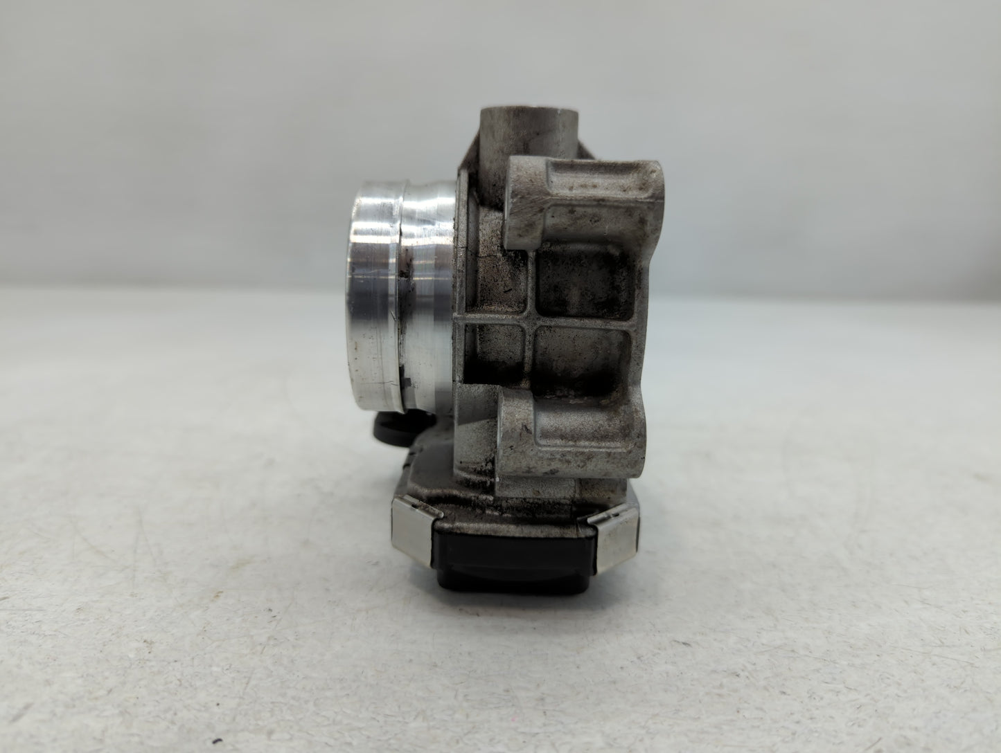 2013-2021 Chevrolet Malibu Throttle Body P/N:12671379AA Fits Fits 2013 2014 2015 2016 2017 2018 2019 2020 2021 OEM Used Auto