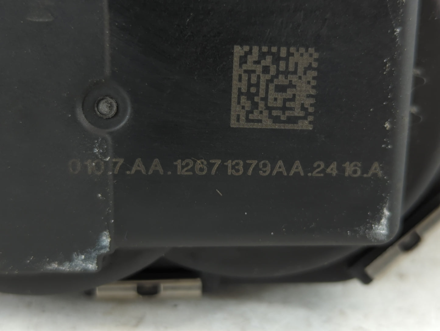 2016-2021 Chevrolet Malibu Throttle Body P/N:12671379AA Fits Fits 2016 2017 2018 2019 2020 2021 2022 OEM Used Auto Parts - O