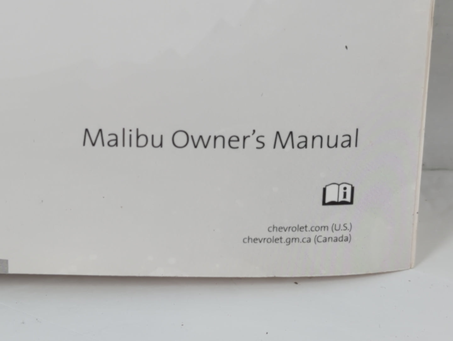 2017 Chevrolet Malibu Owners Manual Book Guide P/N:23461930 B OEM Used Auto Parts - Oemusedautoparts1.com