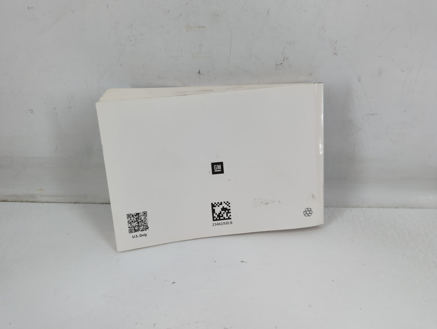 2017 Chevrolet Malibu Owners Manual Book Guide P/N:23461930 B OEM Used Auto Parts - Oemusedautoparts1.com