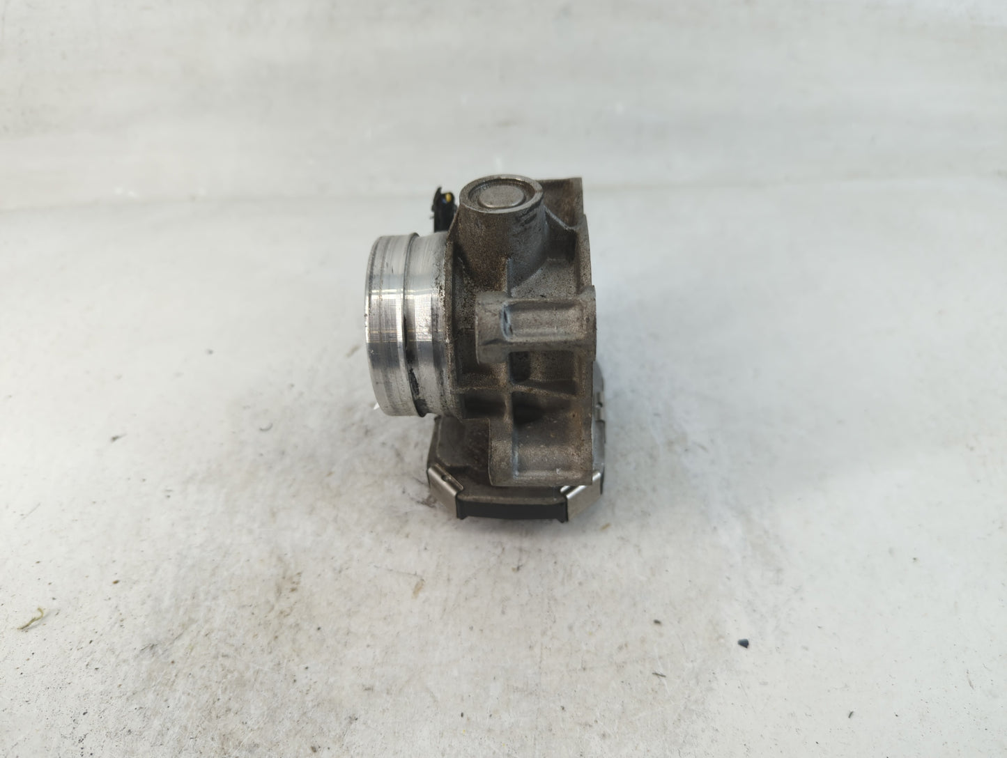 2016-2021 Chevrolet Malibu Throttle Body P/N:12671379AA Fits Fits 2016 2017 2018 2019 2020 2021 2022 OEM Used Auto Parts - O