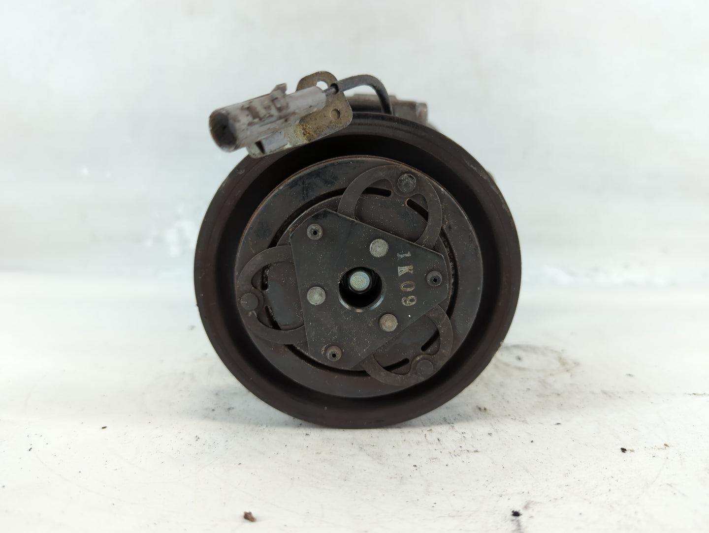 2017 Chevrolet Malibu Alternator Replacement Generator Charging Assembly Engine OEM P/N:7813A983 Fits OEM Used Auto Parts - 