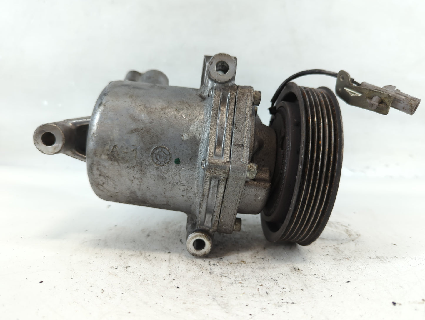 2017 Chevrolet Malibu Alternator Replacement Generator Charging Assembly Engine OEM P/N:7813A983 Fits OEM Used Auto Parts - 