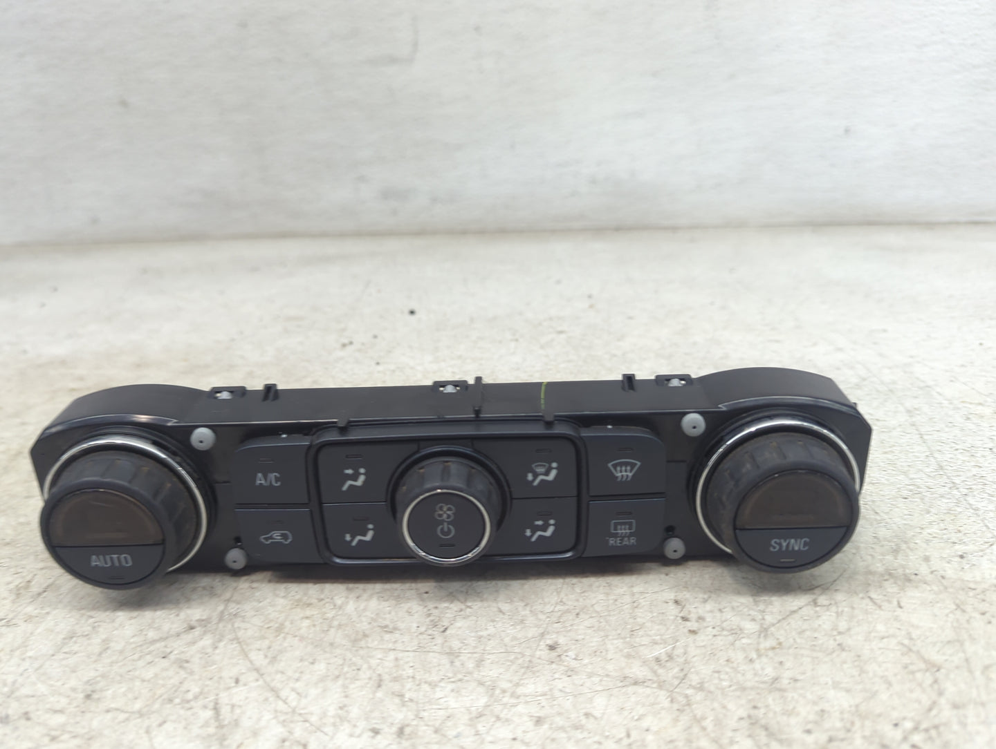2014-2019 Chevrolet Silverado Climate Control Module Temperature AC/Heater Replacement P/N:84164476 Fits OEM Used Auto Parts