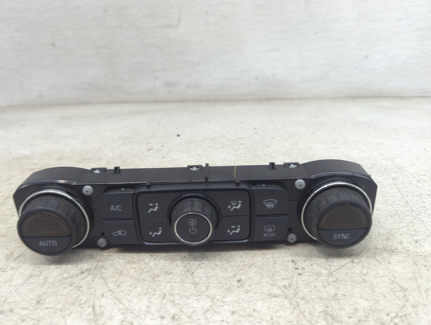 2014-2019 Chevrolet Silverado Climate Control Module Temperature AC/Heater Replacement P/N:84164476 Fits OEM Used Auto Parts