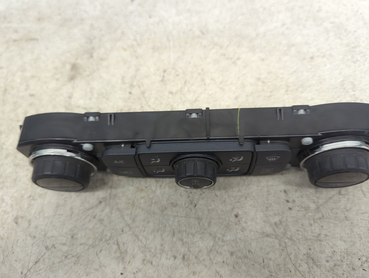 2014-2019 Chevrolet Silverado Climate Control Module Temperature AC/Heater Replacement P/N:84164476 Fits OEM Used Auto Parts