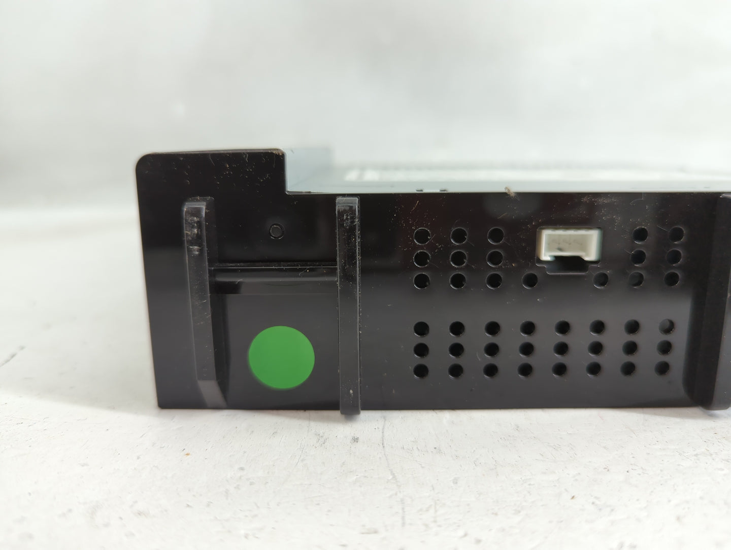 2017 Chevrolet Silverado 1500 Radio AM FM Cd Player Receiver Replacement P/N:42481571 Fits OEM Used Auto Parts - Oemusedauto