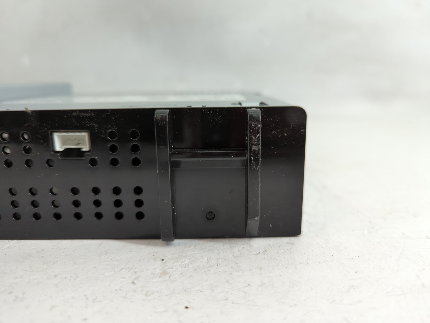 2017 Chevrolet Silverado 1500 Radio AM FM Cd Player Receiver Replacement P/N:42481571 Fits OEM Used Auto Parts - Oemusedauto
