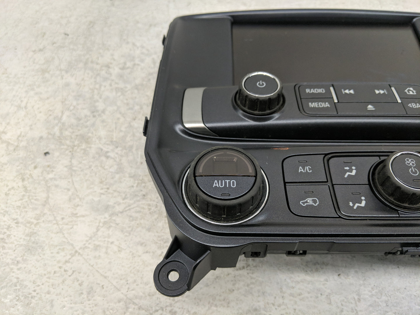 2017 Chevrolet Silverado 1500 Radio AM FM Cd Player Receiver Replacement P/N:84258729 Fits OEM Used Auto Parts - Oemusedauto