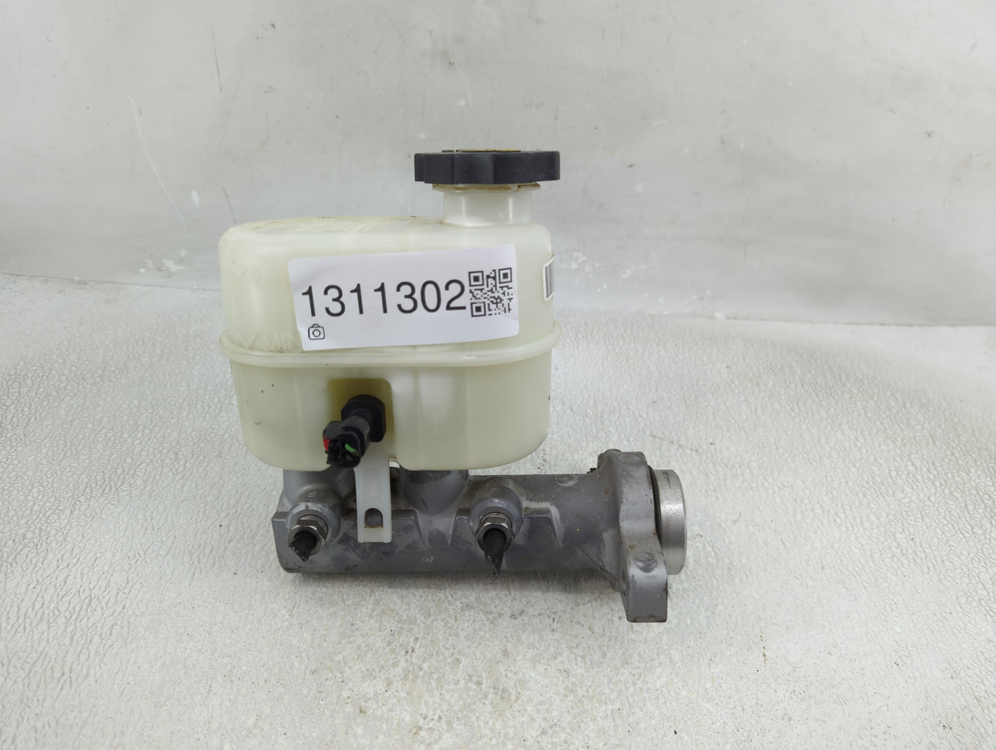 2014-2019 Chevrolet Silverado 1500 Brake Master Cylinder - Oemusedautoparts1.com