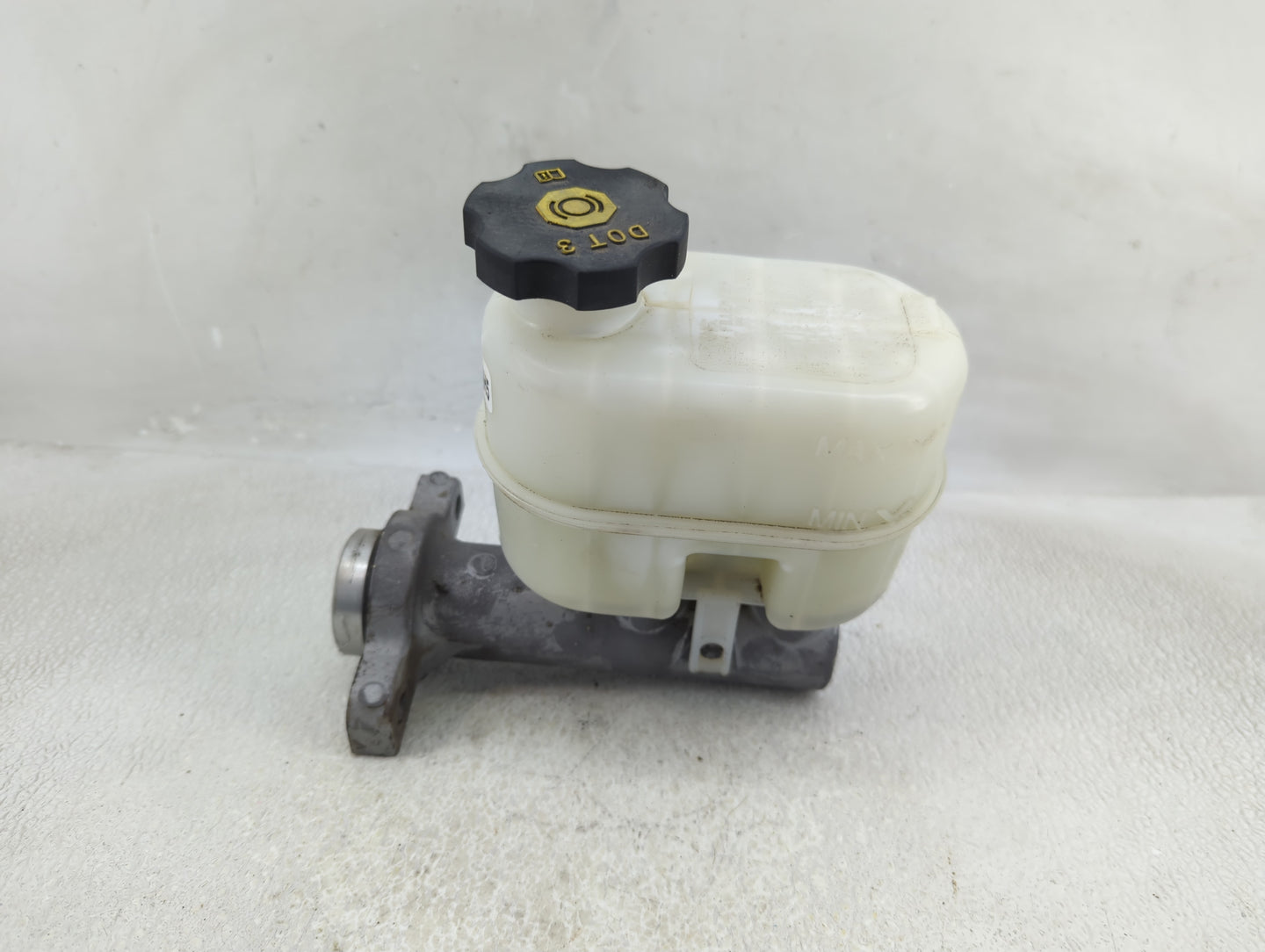 2014-2019 Chevrolet Silverado 1500 Brake Master Cylinder - Oemusedautoparts1.com