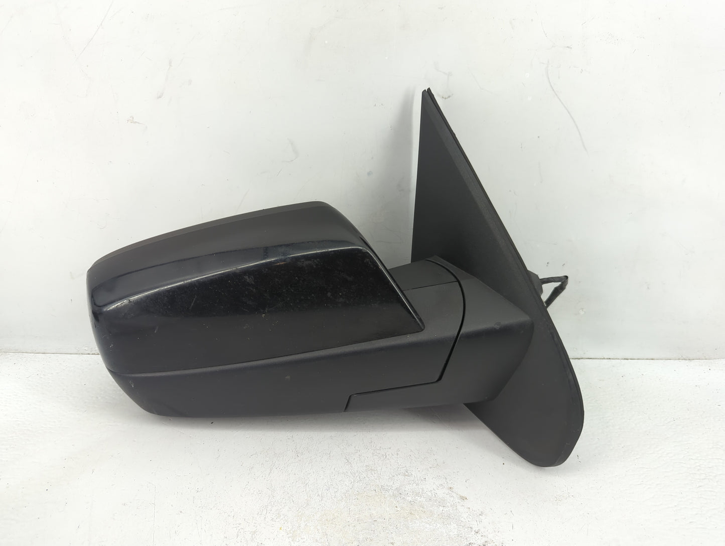 2014-2019 Chevrolet Silverado 1500 Passenger Side View Mirror - Right Door Mirror OEM Used - Oemusedautoparts1.com