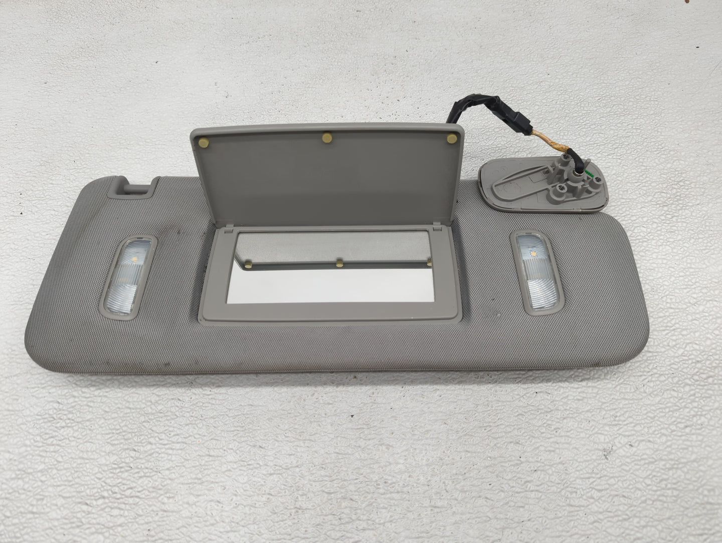 2014-2019 Chevrolet Silverado 1500 Sun Visor Shade Replacement Passenger Right Mirror Fits Fits 2014 2015 2016 2017 2018 201