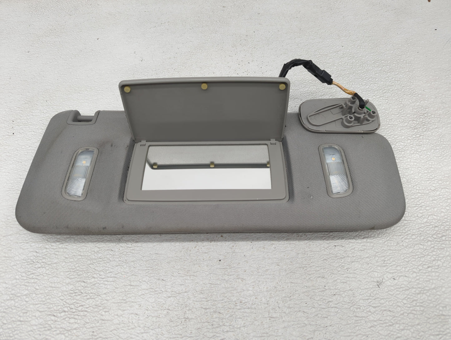 2014-2019 Chevrolet Silverado 1500 Sun Visor Shade Replacement Passenger Right Mirror Fits Fits 2014 2015 2016 2017 2018 201
