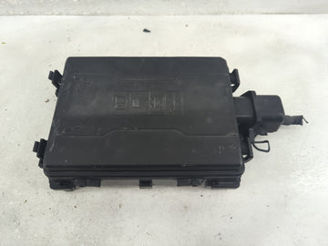 2016-2018 Chevrolet Silverado 1500 Fusebox Fuse Box Panel Relay Module P/N:23387799 Fits Fits 2016 2017 2018 OEM Used Auto P