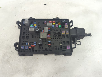 2016-2018 Chevrolet Silverado 1500 Fusebox Fuse Box Panel Relay Module P/N:23387799 Fits Fits 2016 2017 2018 OEM Used Auto Parts