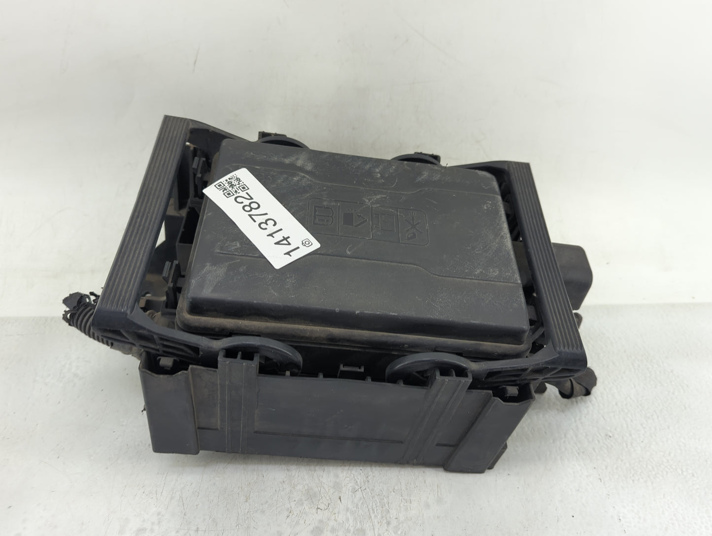 2016-2018 Chevrolet Silverado 1500 Fusebox Fuse Box Panel Relay Module Fits Fits 2016 2017 2018 OEM Used Auto Parts - Oemuse