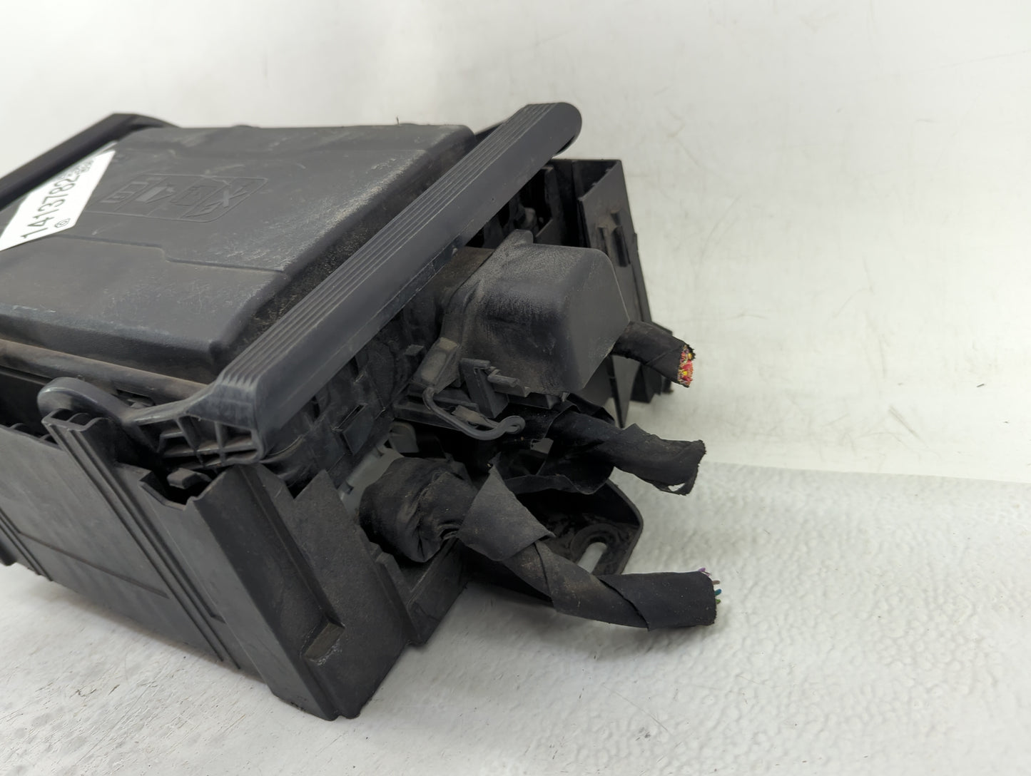 2016-2018 Chevrolet Silverado 1500 Fusebox Fuse Box Panel Relay Module Fits Fits 2016 2017 2018 OEM Used Auto Parts - Oemuse