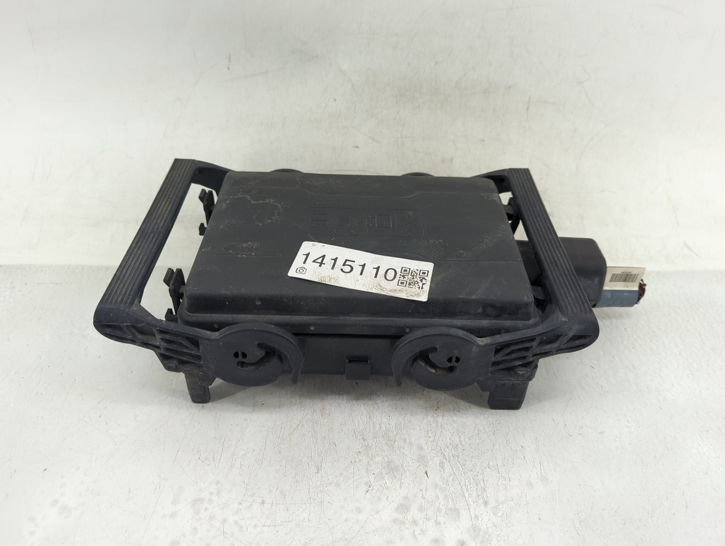 2017-2019 Chevrolet Silverado 1500 Fusebox Fuse Box Panel Relay Module P/N:84008527 Fits Fits 2017 2018 2019 OEM Used Auto P