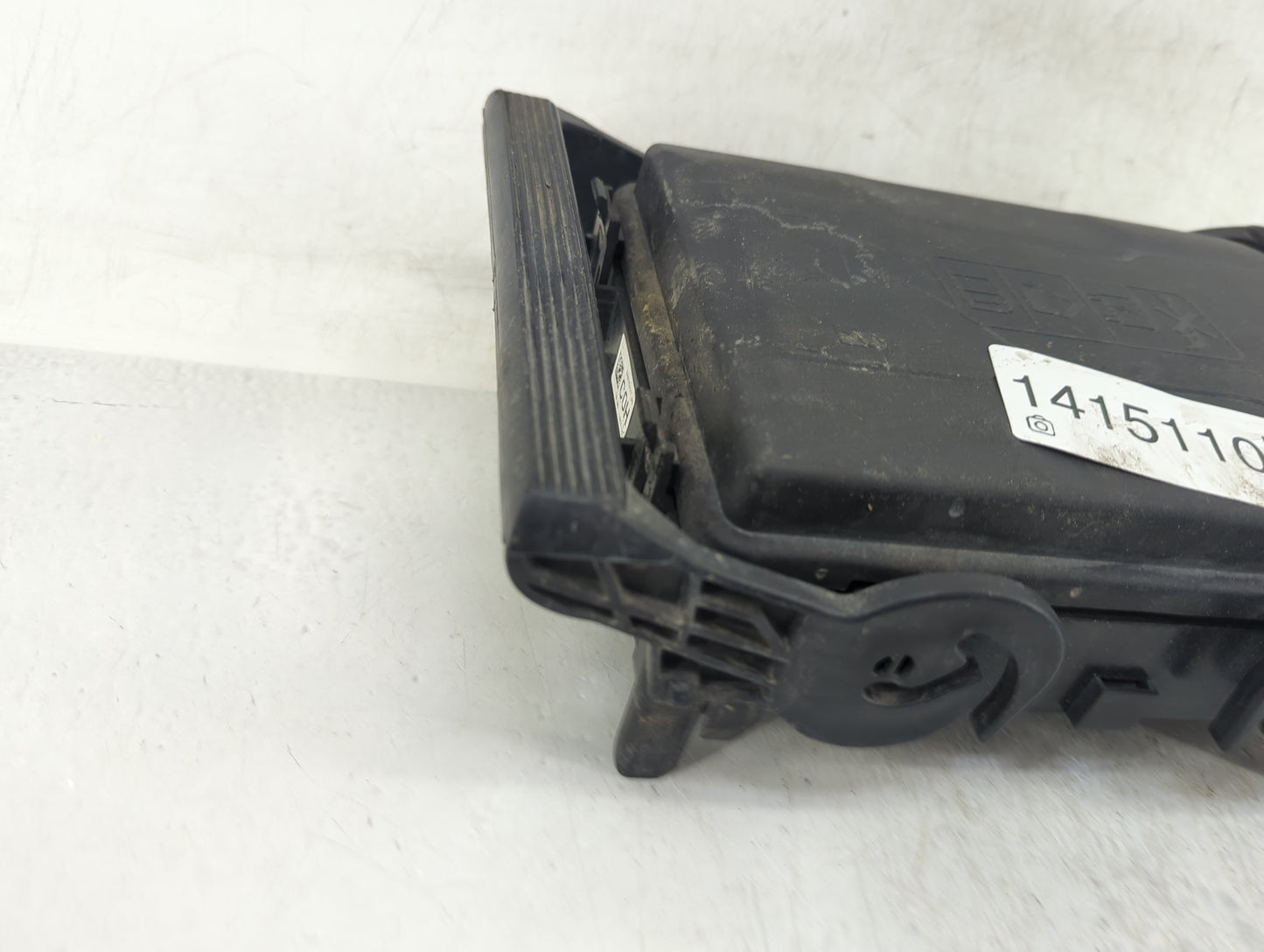 2017-2019 Chevrolet Silverado 1500 Fusebox Fuse Box Panel Relay Module P/N:84008527 Fits Fits 2017 2018 2019 OEM Used Auto P