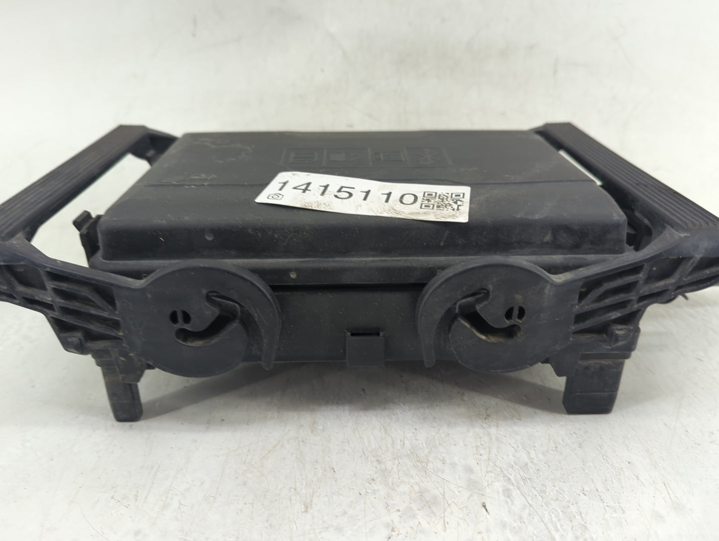 2017-2019 Chevrolet Silverado 1500 Fusebox Fuse Box Panel Relay Module P/N:84008527 Fits Fits 2017 2018 2019 OEM Used Auto P