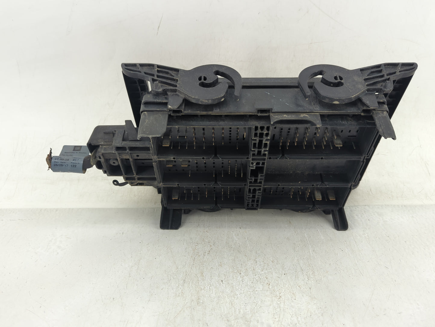 2017-2019 Chevrolet Silverado 1500 Fusebox Fuse Box Panel Relay Module P/N:84008527 Fits Fits 2017 2018 2019 OEM Used Auto P