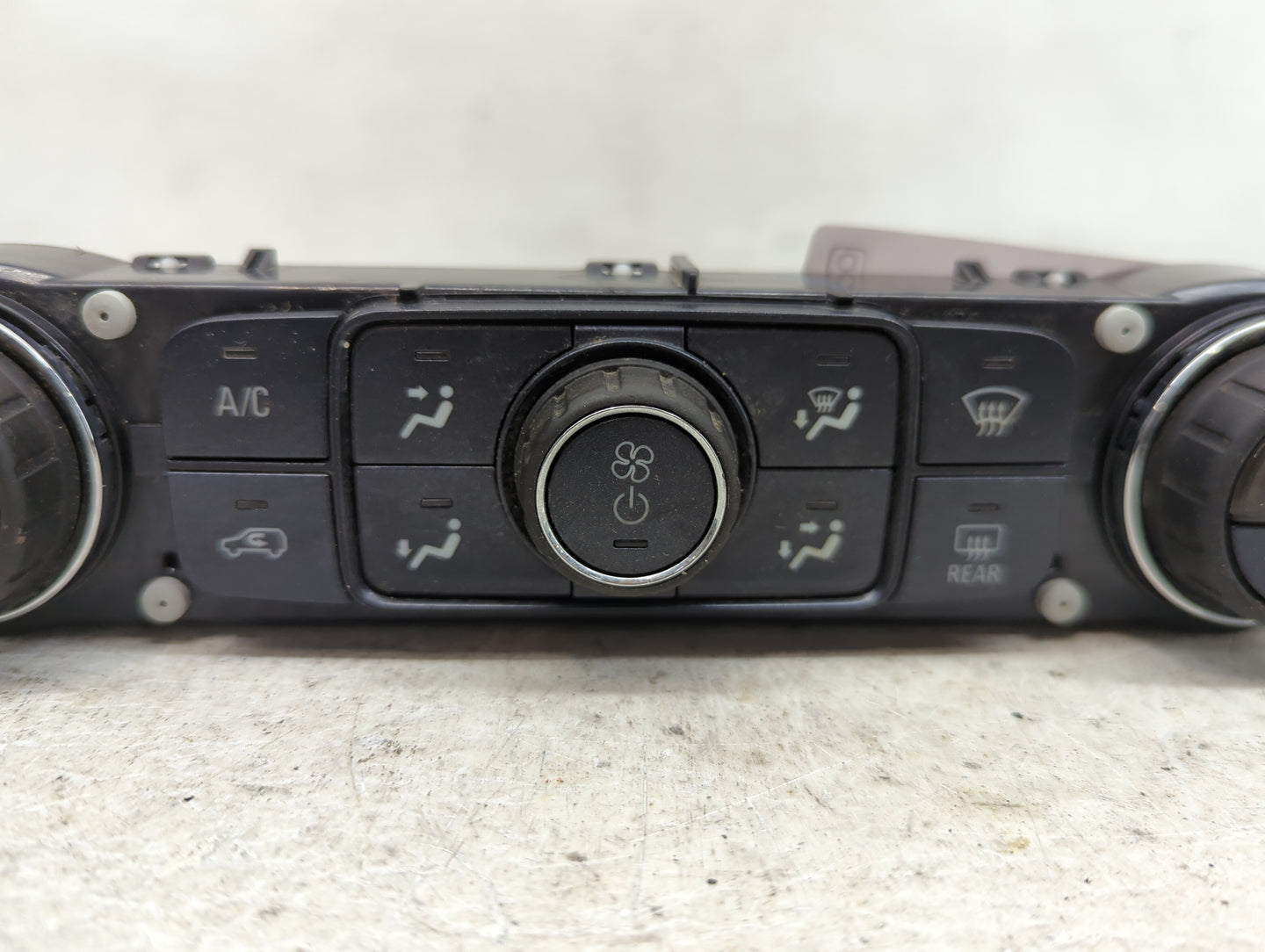 2014-2019 Chevrolet Silverado 1500 Climate Control Module Temperature AC/Heater Replacement P/N:84164476 Fits OEM Used Auto 