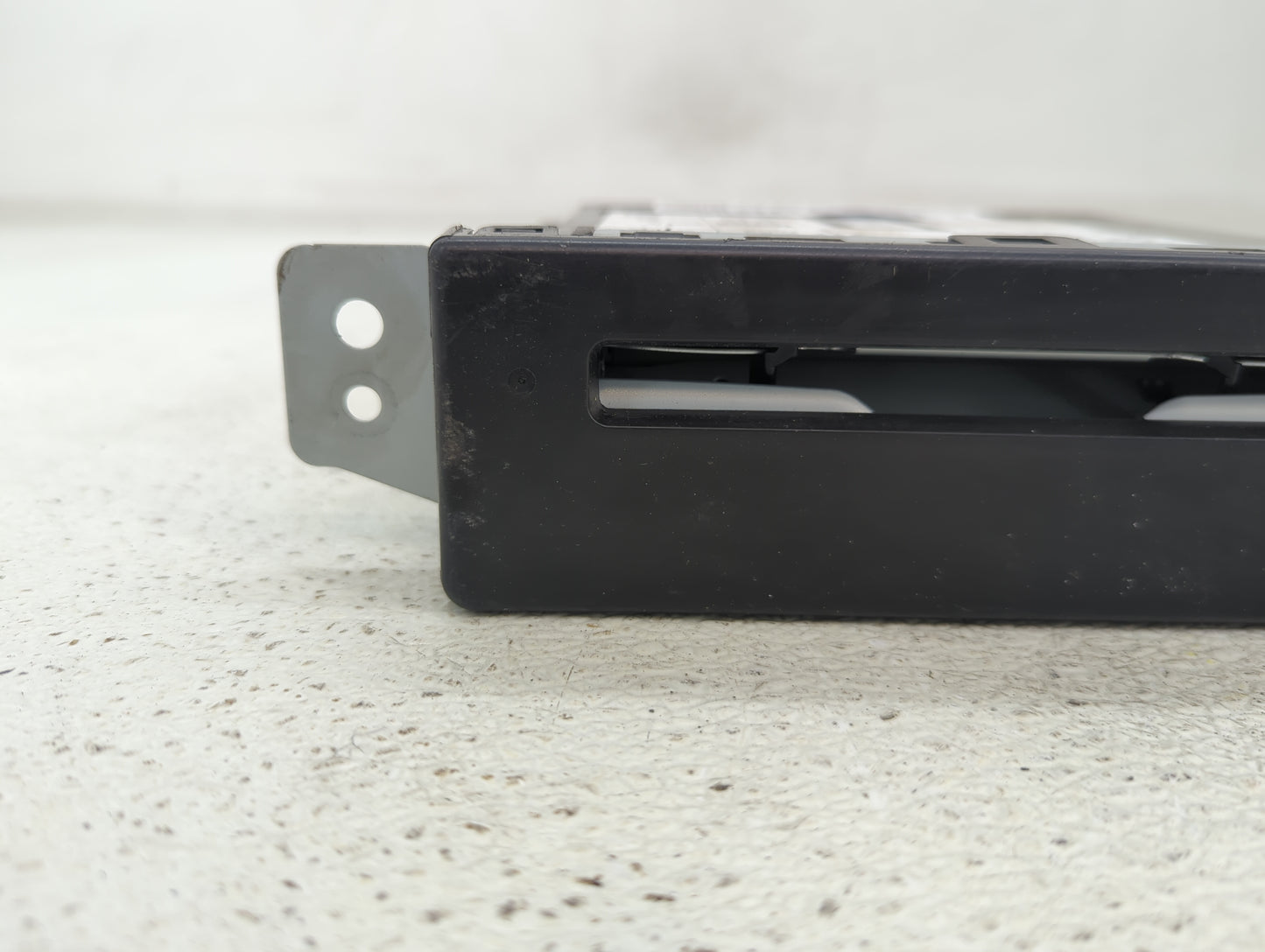 2017-2018 Chevrolet Silverado 1500 Radio AM FM Cd Player Receiver Replacement P/N:84016435 Fits Fits 2017 2018 OEM Used Auto