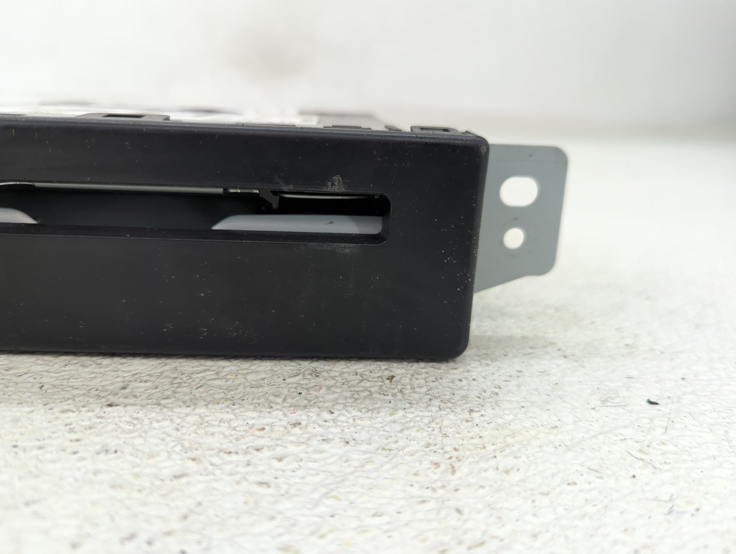 2017-2018 Chevrolet Silverado 1500 Radio AM FM Cd Player Receiver Replacement P/N:84016435 Fits Fits 2017 2018 OEM Used Auto