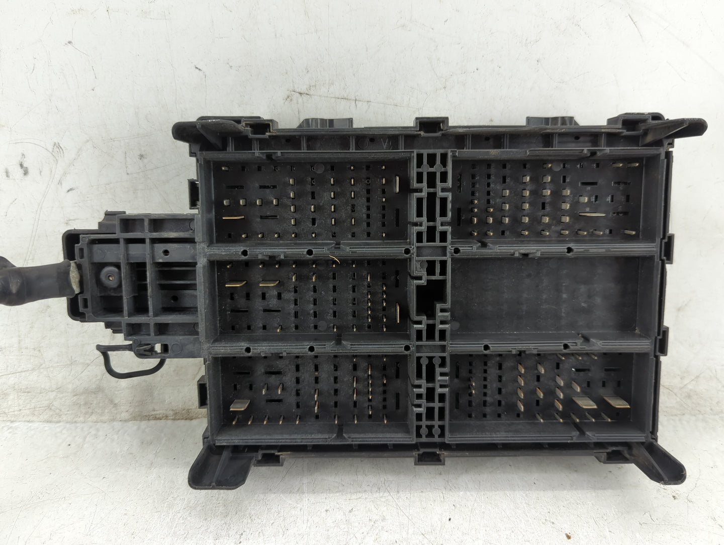 2017-2019 Chevrolet Silverado 1500 Fusebox Fuse Box Panel Relay Module P/N:84075777 Fits Fits 2017 2018 2019 OEM Used Auto P